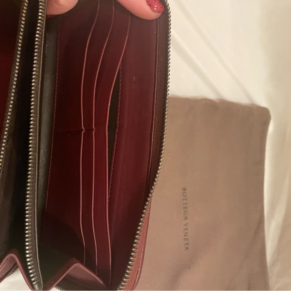 **EUC **Bottega Venata Zip Around Wallet - Picture 6 of 7